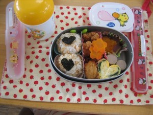 昼食　お弁当　H27.4 061